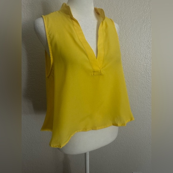 LAST KISS NWT Yellow Sleeveless Women's cute Top - Picture 1 of 7